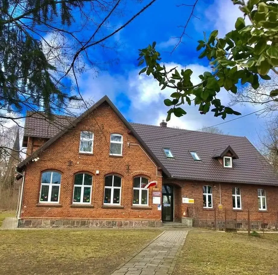 Szkoła Podstawowa w Laskowie — zdjęcie 1