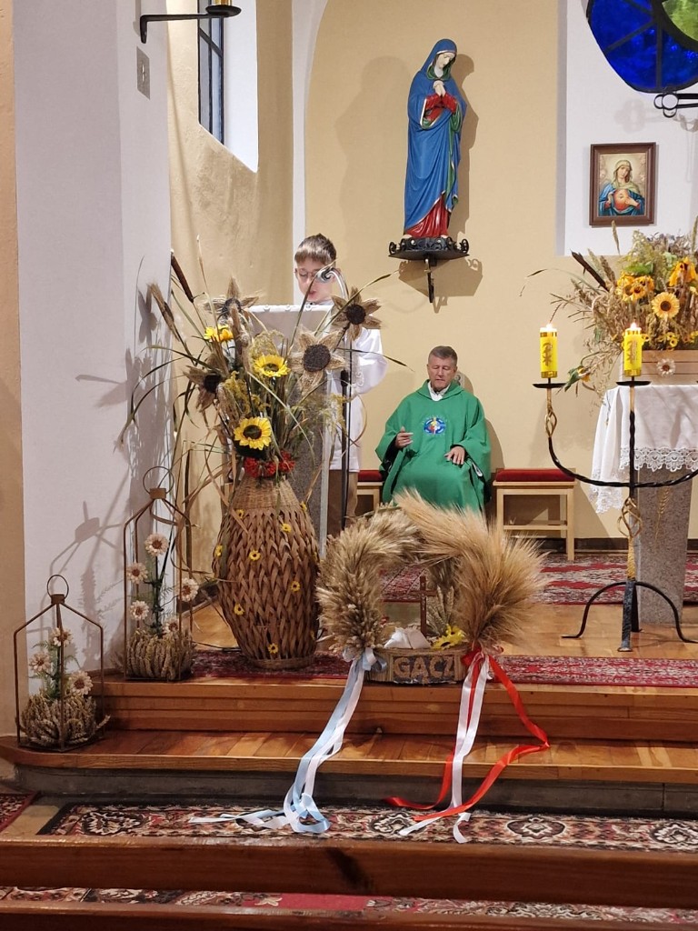 Msza święta w kościele w Laskowie